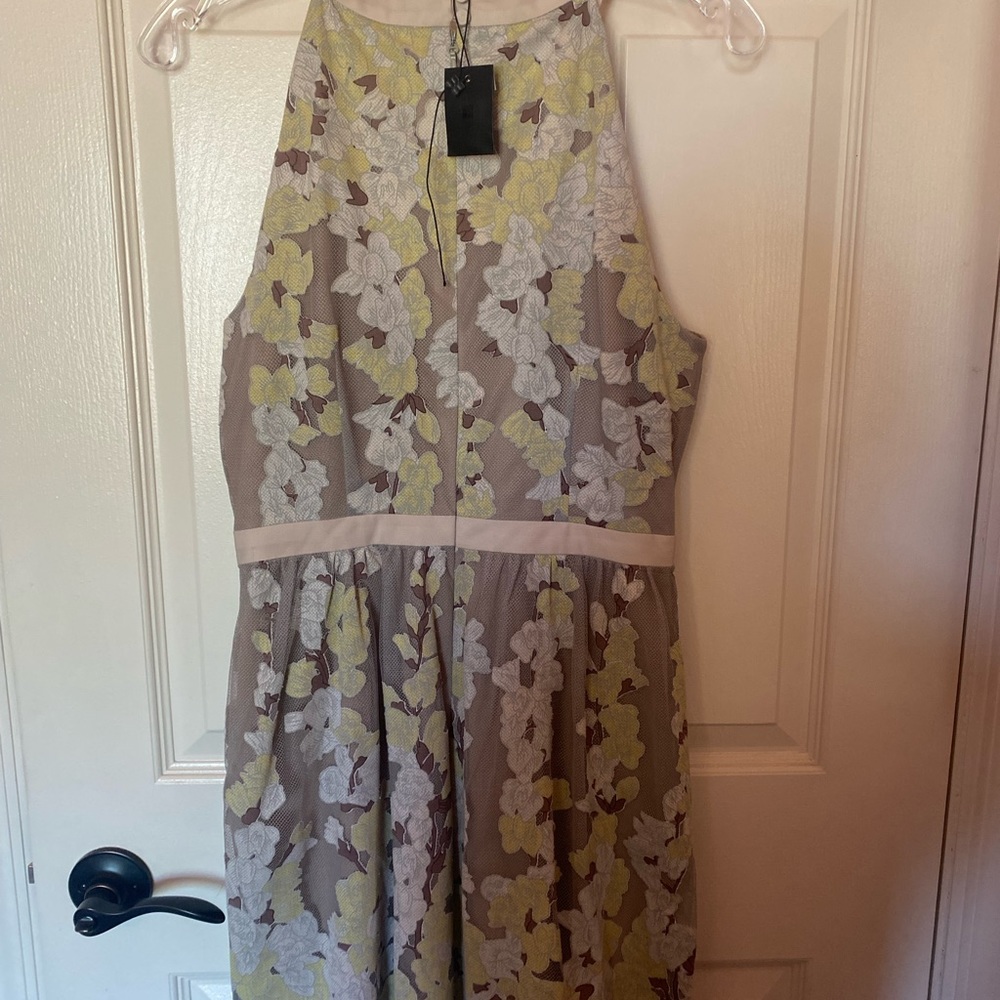 BCBG Max Azrria lined floral dress tulle Size 8 NWT
